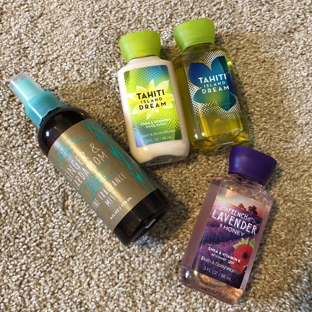 Bath & Body Works 5 Items Bundle (1 body gel not pictured)